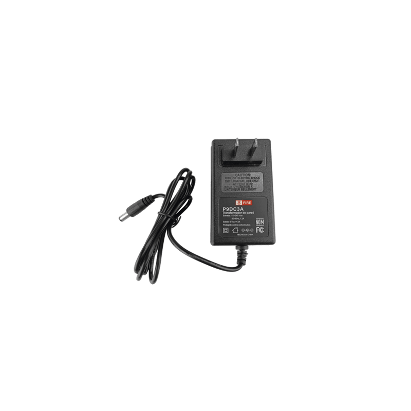 9 Vcc / 3 A / Adaptador de voltaje / Voltaje de Entrada de 100-240 Vca