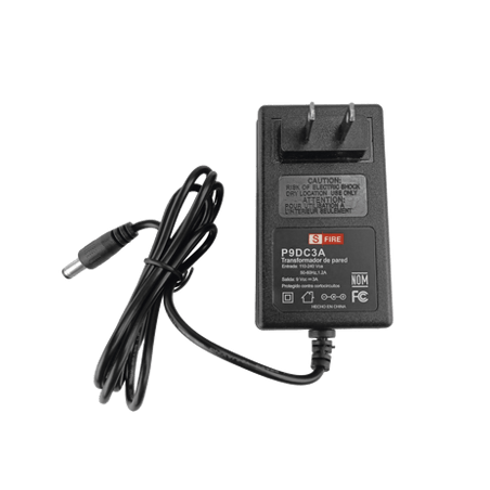 9 Vcc / 3 A / Adaptador de voltaje / Voltaje de Entrada de 100-240 Vca
